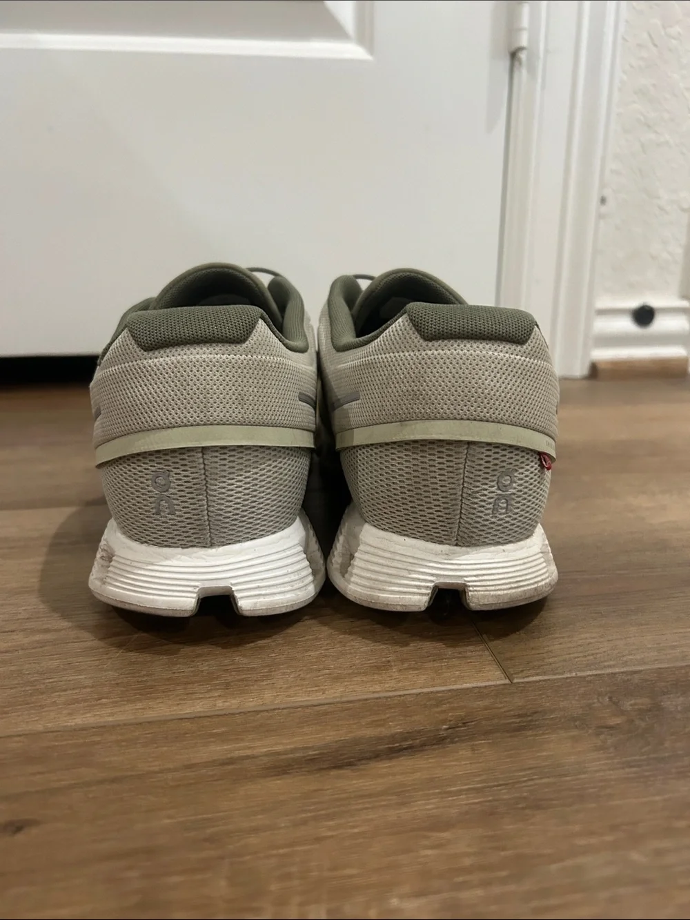 On Running Cloud Men’s Running Shoes in Sage and White